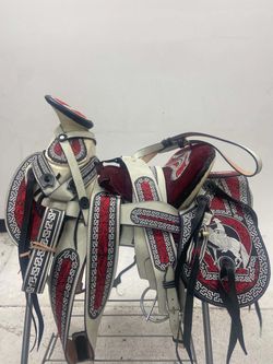 Montura charra bordada