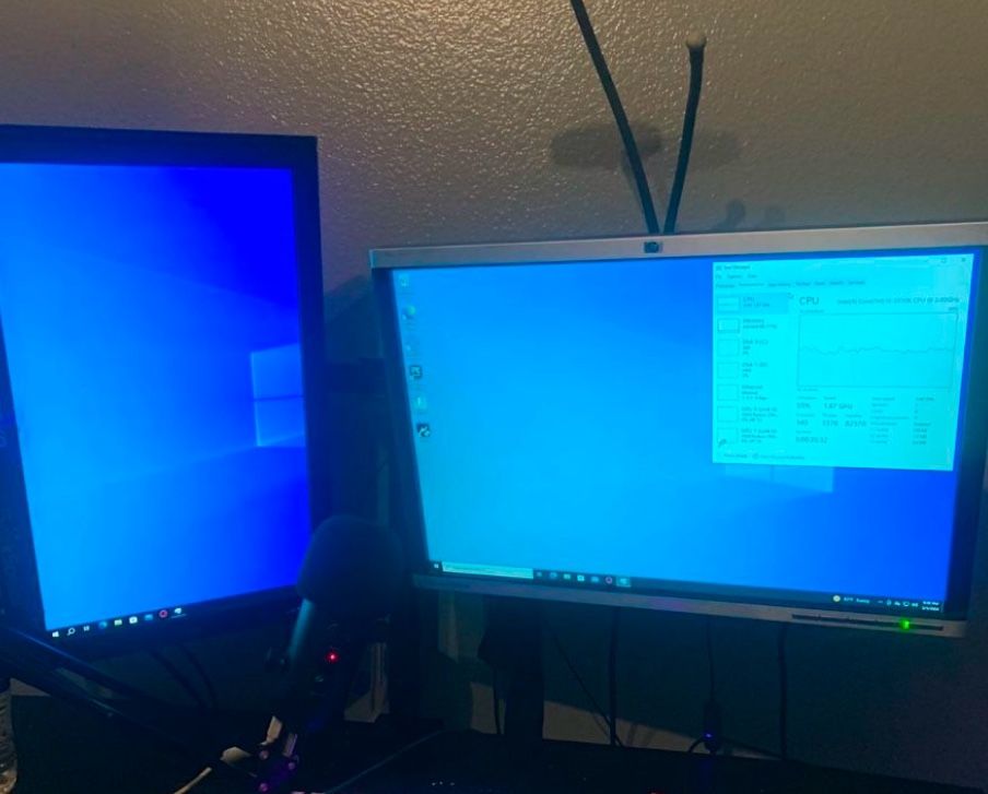 Selling two pc monitors For Cheap!!!
