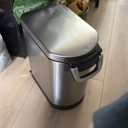 Dog Food Container 