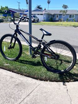 Mongoose title elite bmx bike