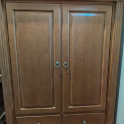 ETHAN ALLEN Armoire /Linen / Media Cabinet