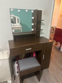 Brown vanity for girls