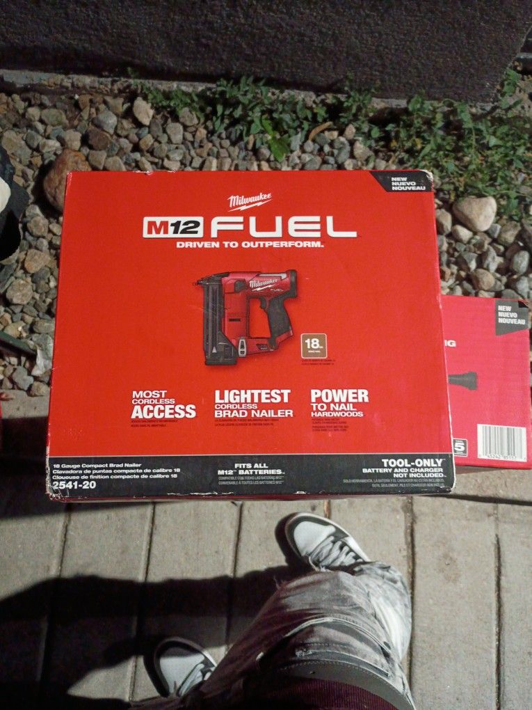 18 Guage Compact Brad Nailer