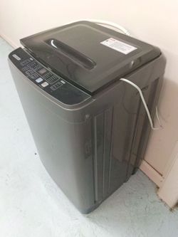 Compact and fully automatic portable washing machine