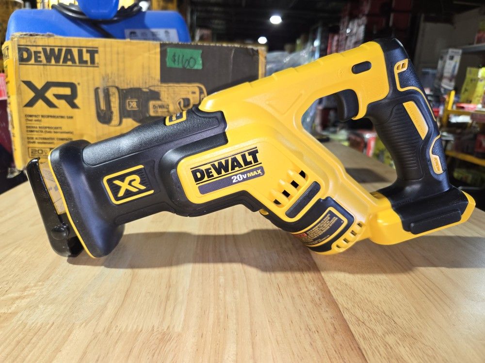 Dewalt COMPACT SAWSAW
