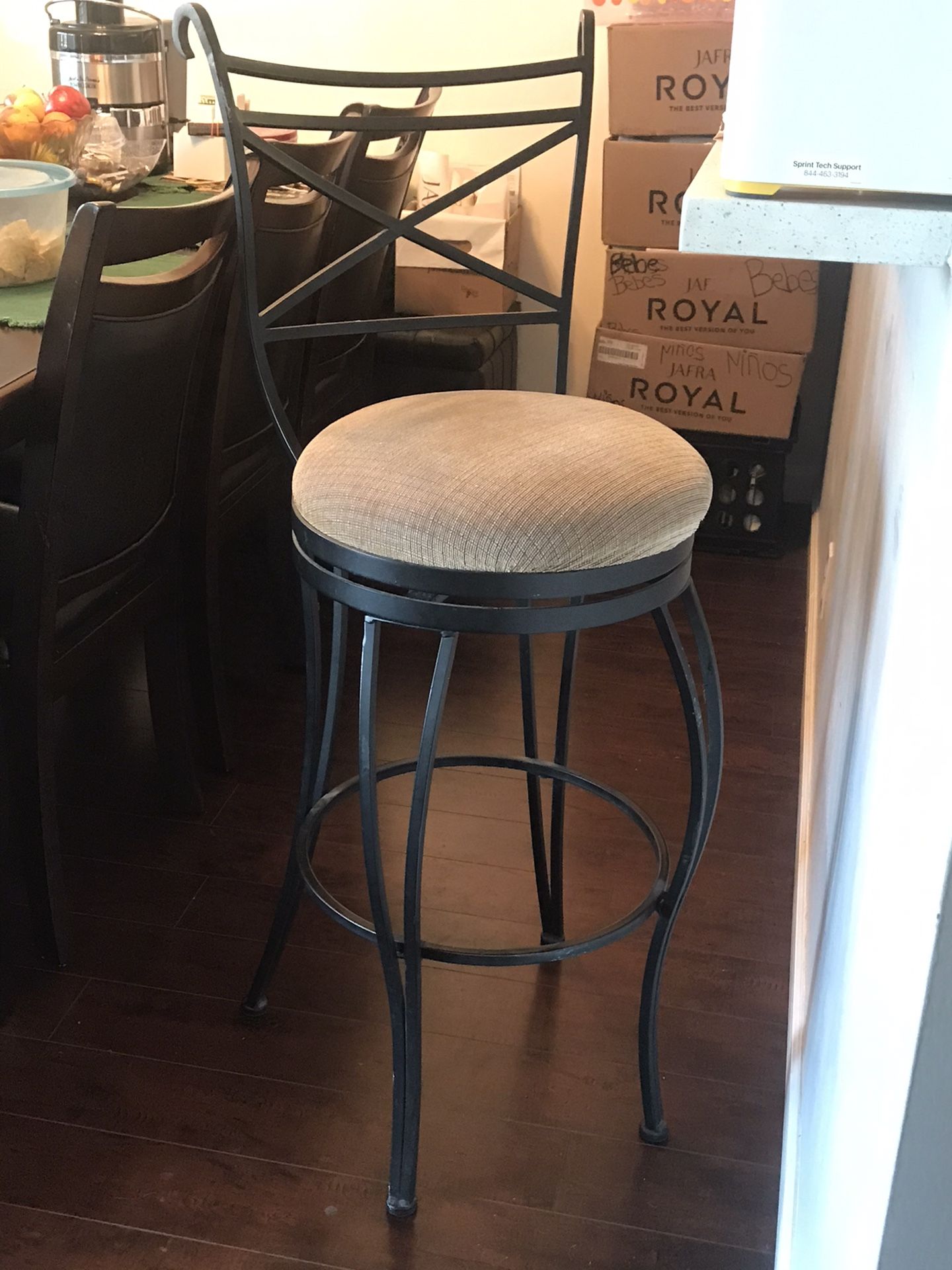 Bar stool