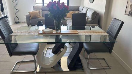 Dinning table