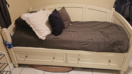 Bed White Full