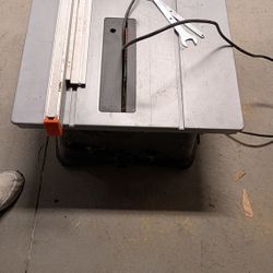 WARRIOR 15 Amp, 10-inch Table Saw.
