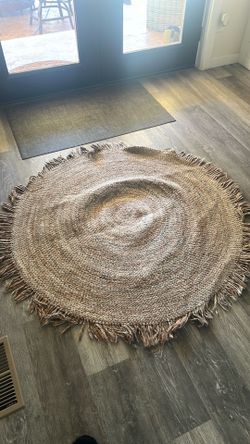 Round jute rug