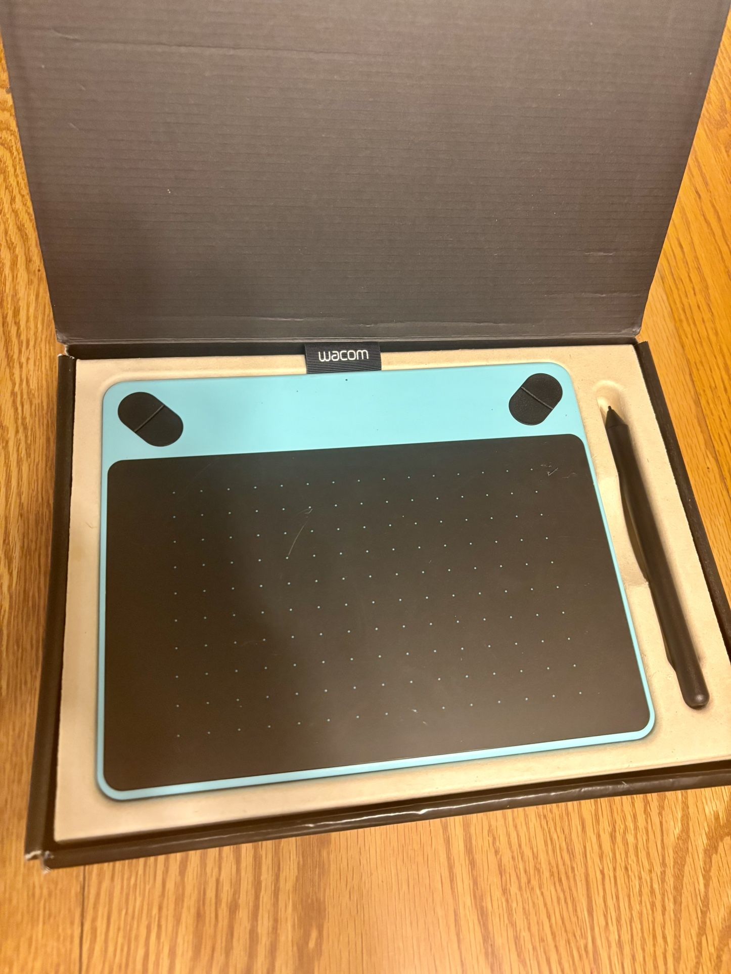 Wacom Intuos Pro Digital Drawing Pad