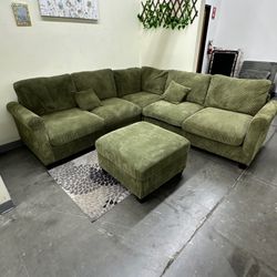 4 Pc Sectional New In A Box.     Juego De Sofas Nuevos En Caja 