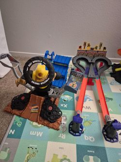 Hot wheel track, monster truck crushzilla