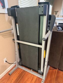 Treadmill electric with handles folds