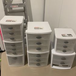 Plastic Containers w Drawers 