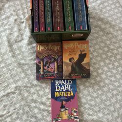 COMPLETE HARRY POTTER BOOK SET (and extras)