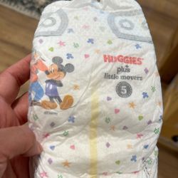 Size 5 Huggies + little movers