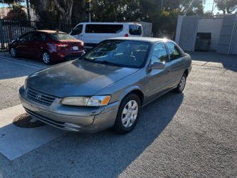 1997 Toyota Camry V4 gas saver
Clean title 
Clean interior 
Power windows 
Power lock 
Runs great 
Automatic transmission 
200xxx miles
Reg 12-2026