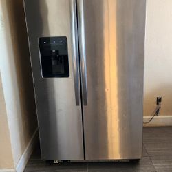 Amana Side By Side Refrigerator 
