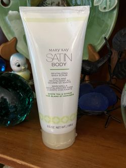 Mary Kay White Tea & Citrus Satin Body Revitalizing Shea Scrub