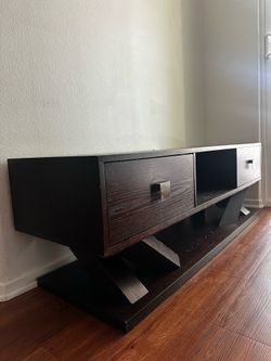 Sunpan Madero A/V Stand