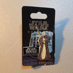 limited edition Disney pin from Walt Disney World's Star Wars Weekends 2007, featuring Obi-Wan Kenobi