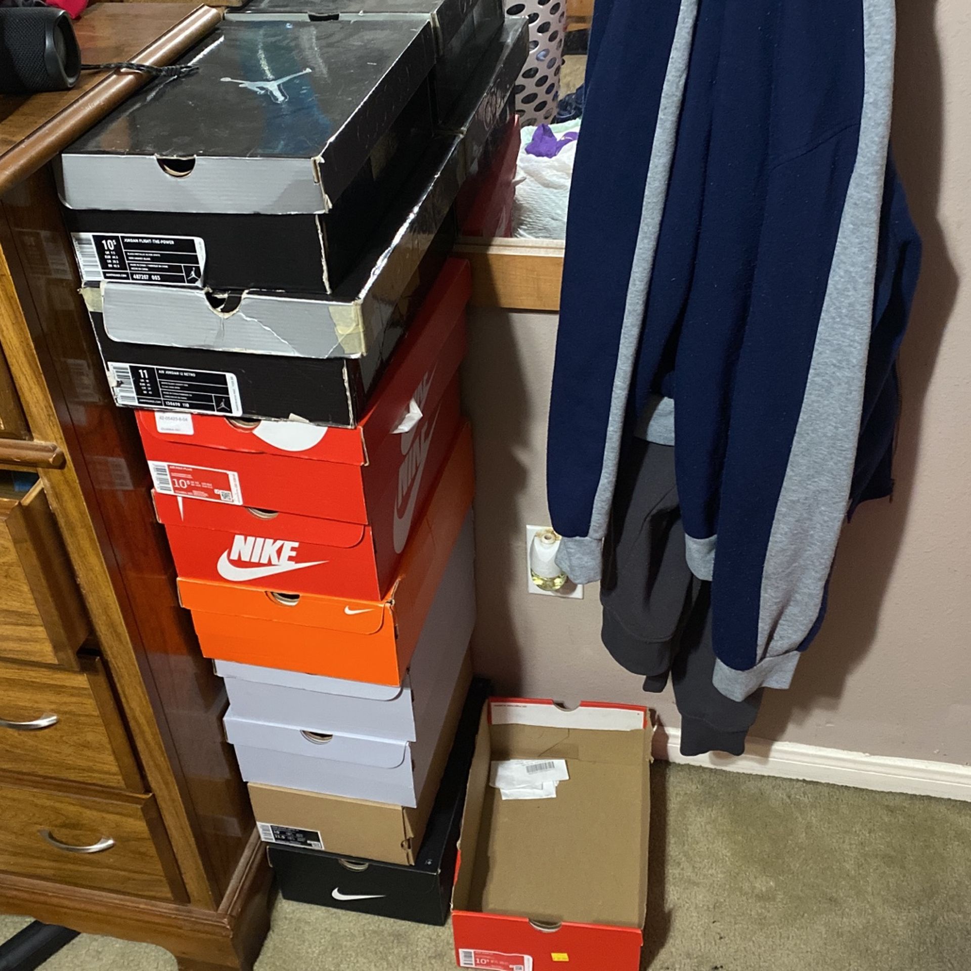 Shoe Boxes Only (free)