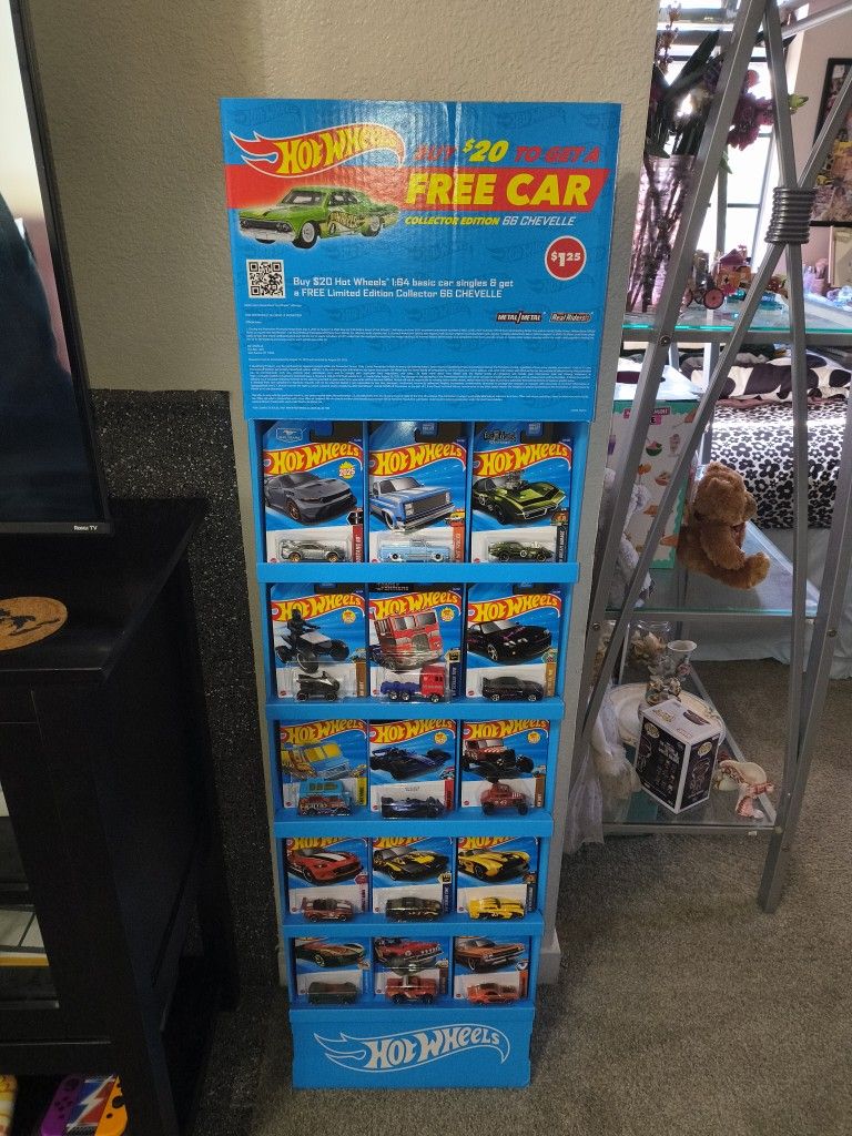 HOT WHEELS !!! HOT WHEELS BLUE SHIPPER WITH 15 CARS AND TRUCKS !!!