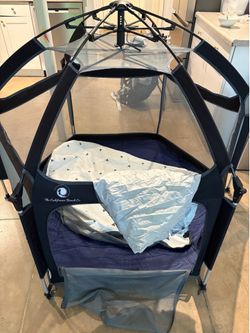 California Beach Co Playpen Bundle / Beach Tent