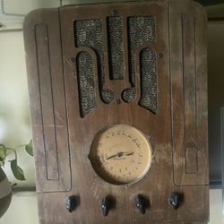 Silvertone Art deco 1930s Tube Radio