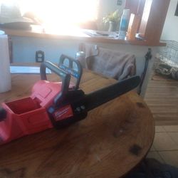 Milwaukee fuel 16" Chainsaw