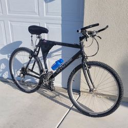 Cannondale M500 Bike.
Used, in fair condition. Ready to ride!

26" Wheel 

$180