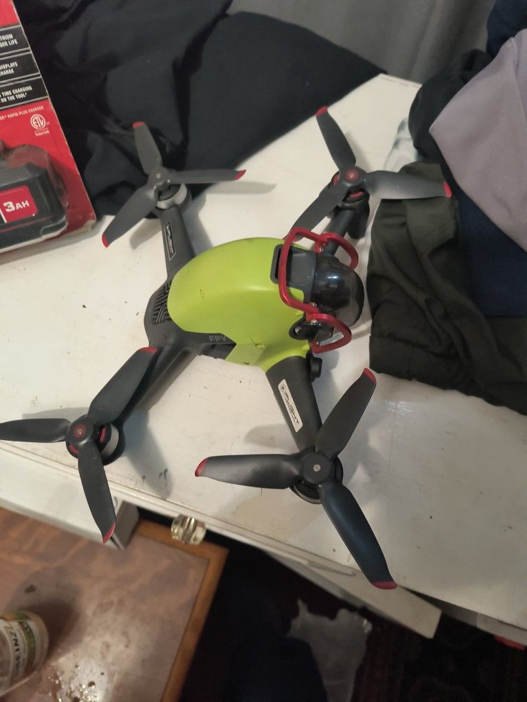 DJI Fpv Complete With 2 Batteries And A Charger