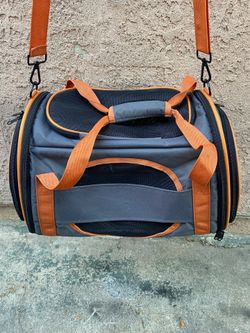 Pet carrier bag