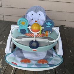 Fisher-Price Portable Baby Chair Sit-Me-Up Floor Seat With Snack Tray And Removable Bar, Penguin