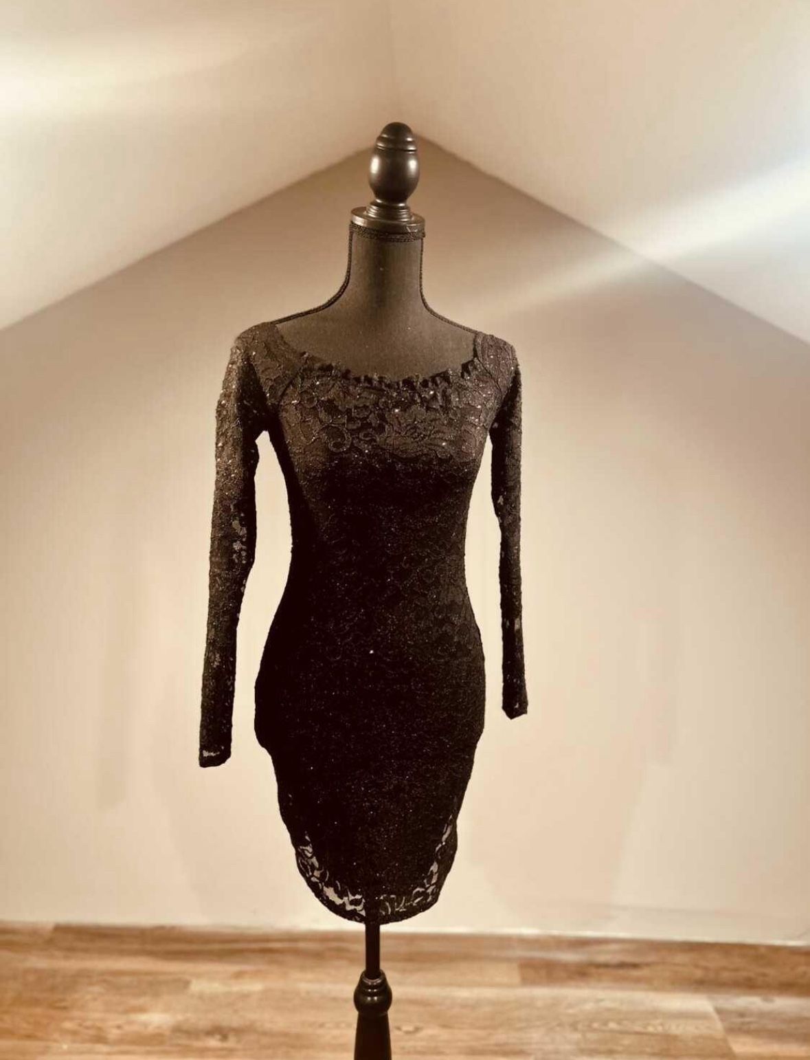 Windsor Like New Small Black Sparkle Lace Dress