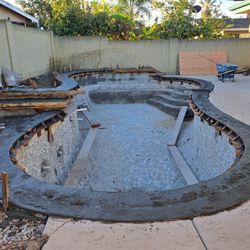Pool & More