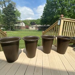 Very  Gorgeous  4 Pots Only  Heavy plastic 20 inch tall