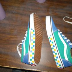 Vans 
