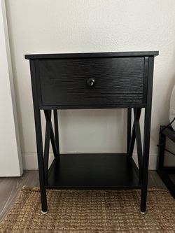 Nightstand/Bedside Table
