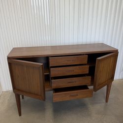 Crate & Barrel Walnut Mid Century Modern Sideboard Buffet Credenza Cabinet
