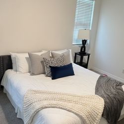 King Floating Bedframe 