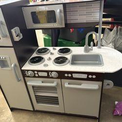 Kids Play Kitchen 