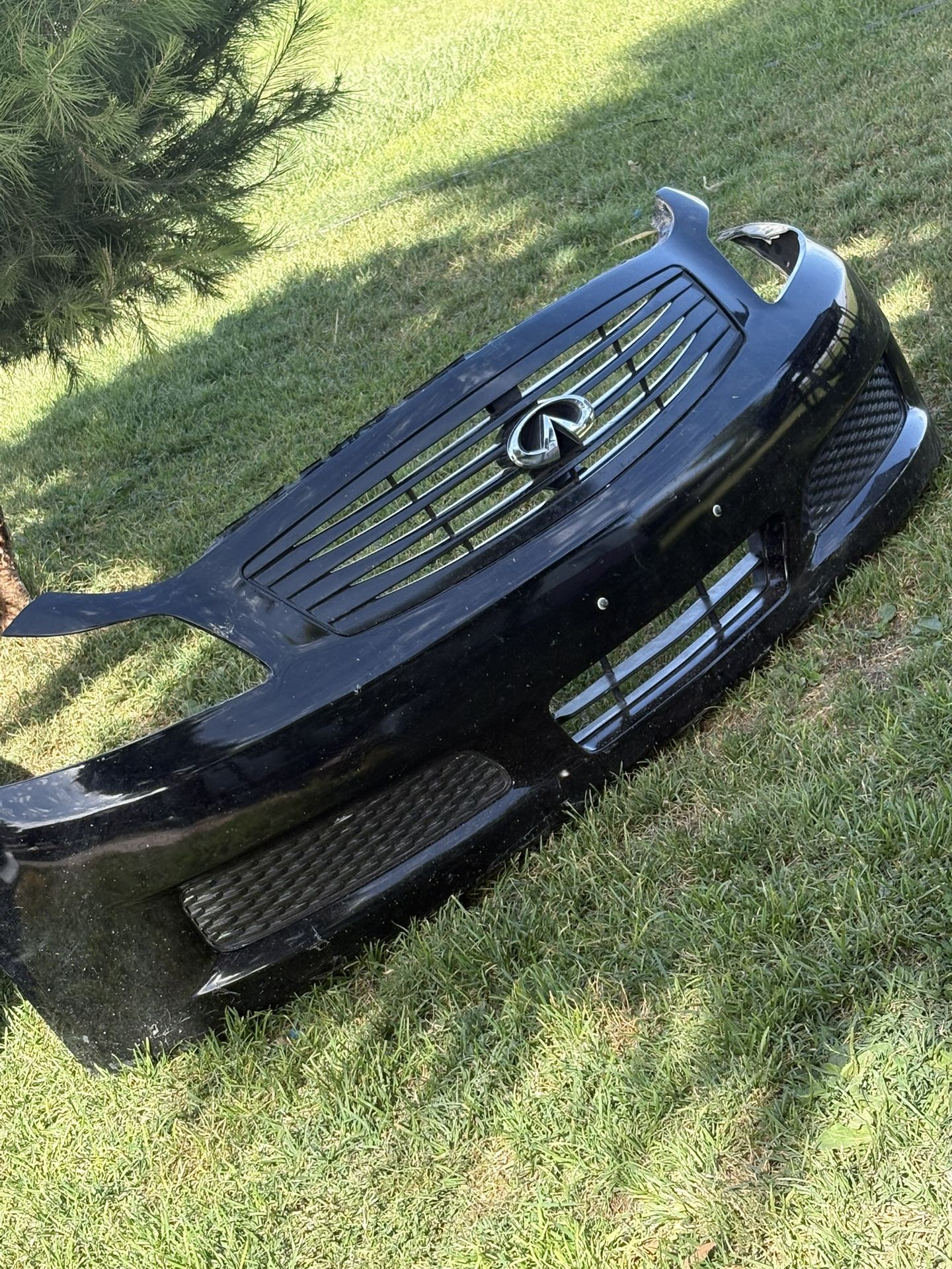 Bumper For a G 35 Infiniti
