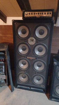 Behringer BA810 Speaker Cabinet
