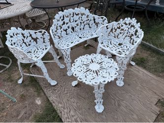 Vintage Victoria set