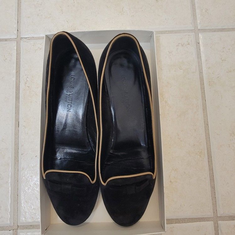 ✨ Authentic Louis Vuitton Women’s Pumps (Size 37.5 EU / 7.5 US)