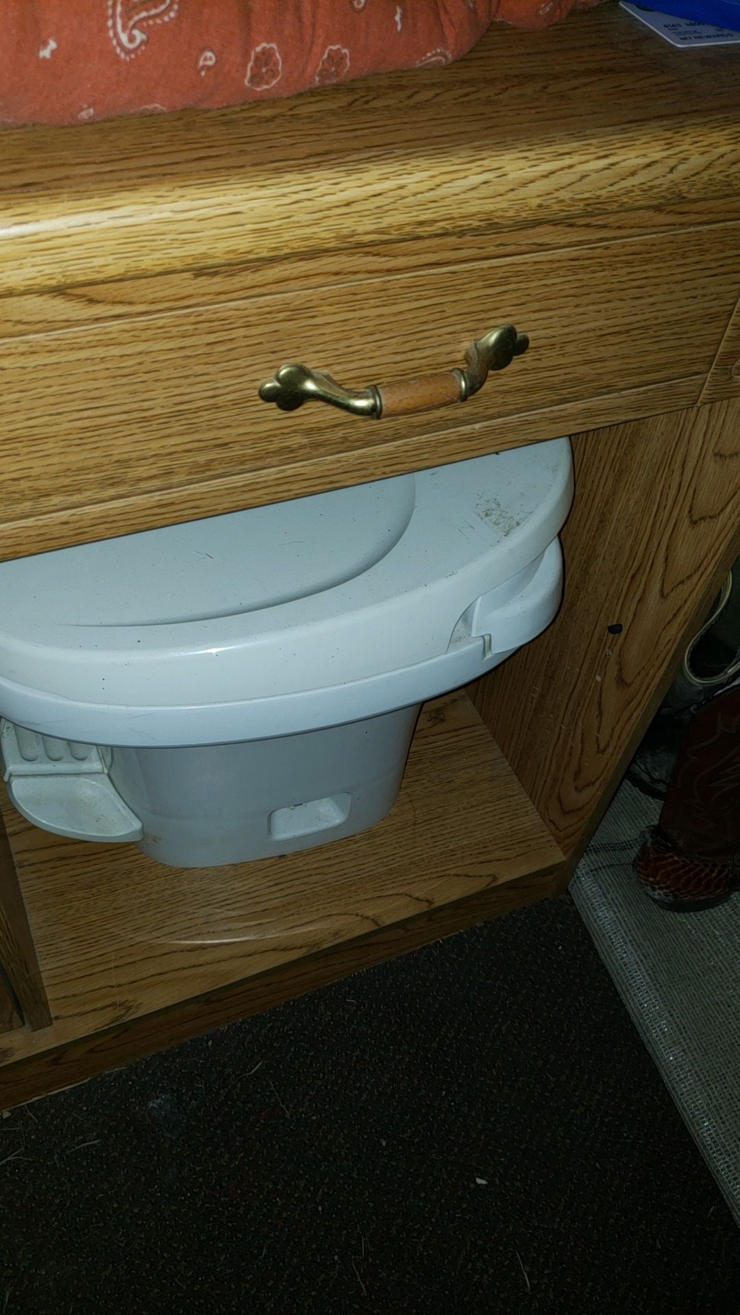 Camper toilet