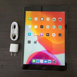 Apple iPad 7 - Wifi + Cellular - Like New 