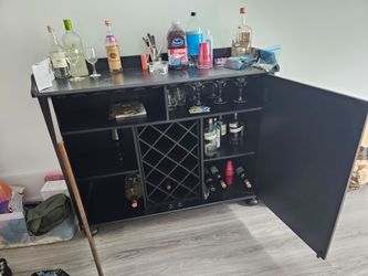 Wine cabinet